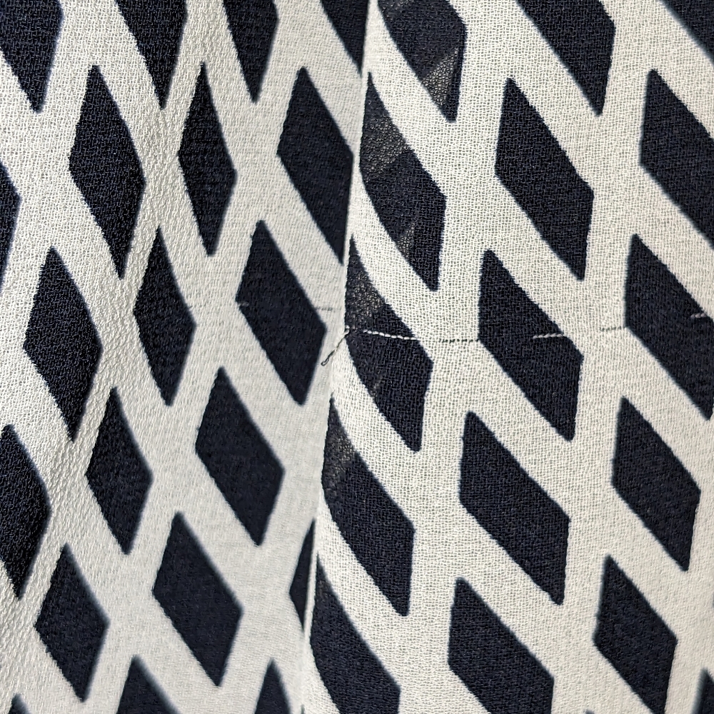 Talbots 4P Petite pleated skirt fully lined Navy & white Sheer Polyester - Picture 12 of 12